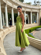 Load image into Gallery viewer, Finlay midi dress
