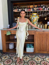 Load image into Gallery viewer, Chaise dress
