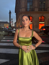 Load image into Gallery viewer, Finlay midi dress
