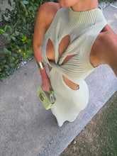 Load image into Gallery viewer, Badajoz dress
