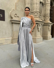 Load image into Gallery viewer, Alizze Metallic Dress
