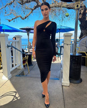 Load image into Gallery viewer, Francoise  Black Midi Dress
