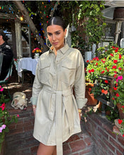 Load image into Gallery viewer, L Imperatrice Cream Jacket
