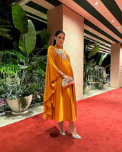 Load image into Gallery viewer, Blondelle midi dress
