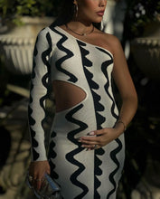 Load image into Gallery viewer, Avis dress
