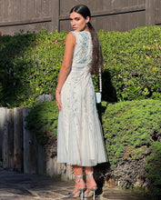 Load image into Gallery viewer, Chipre Floral Midi Dress
