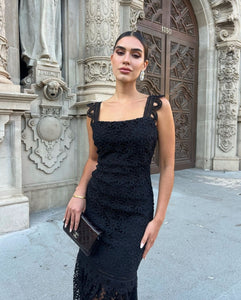 Carlín Black Lace Midi Dress