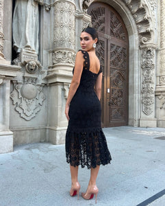 Carlín Black Lace Midi Dress