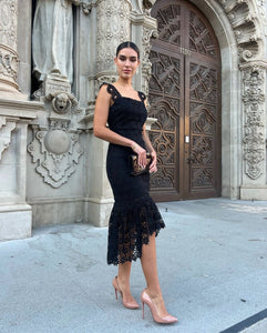 Carlín Black Lace Midi Dress