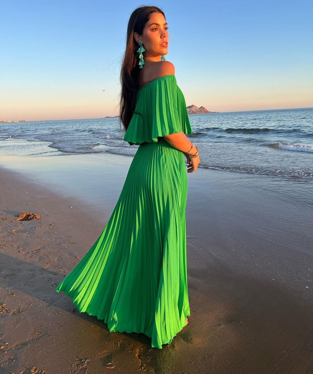 Green velvet dress off the shoulder shop