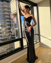 Load image into Gallery viewer, Grettel Black Dress
